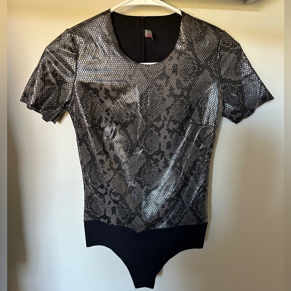 Commando Snake Print Faux Leather Tee Bodysuit - Picture 6 of 7